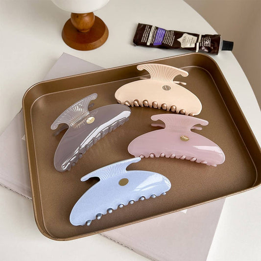 Mermaid Tail Claw Clip ? Elegant No-Crease Grip