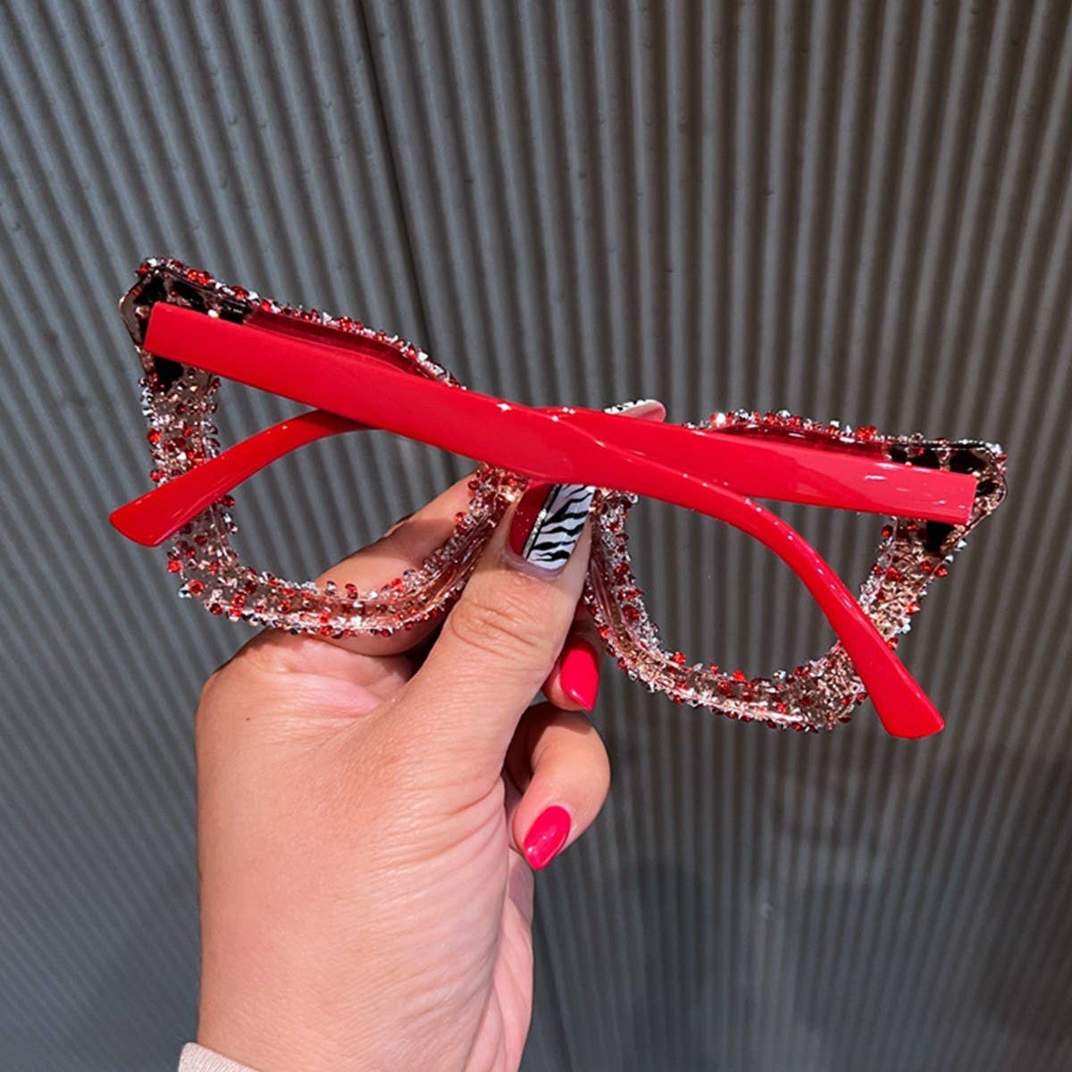 BLACK FRAME CAT-EYE GLASSES WITH RHINESTONES_CWASG0764