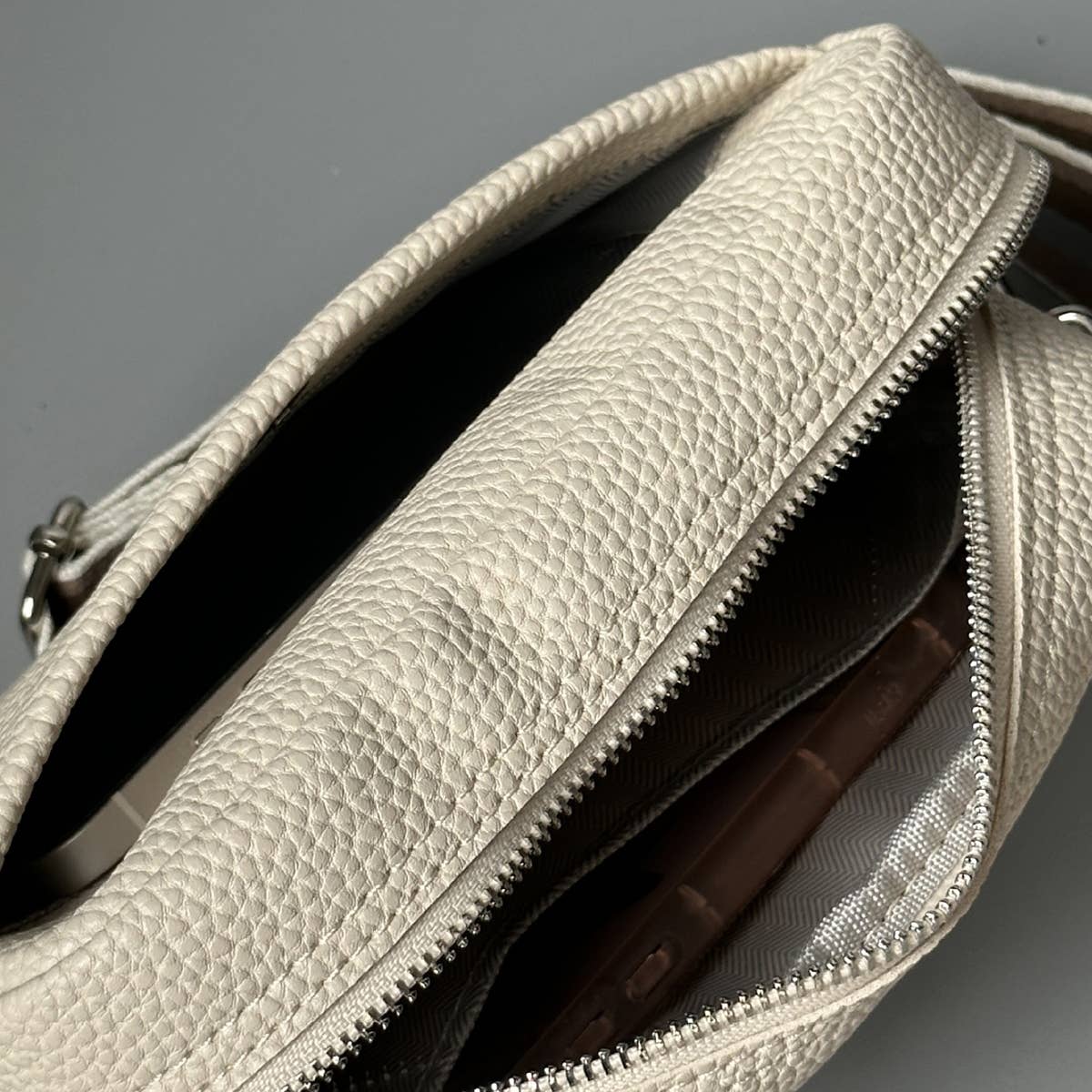 LEISURE SHOULDER BAG HANDBAG_CWAB0972