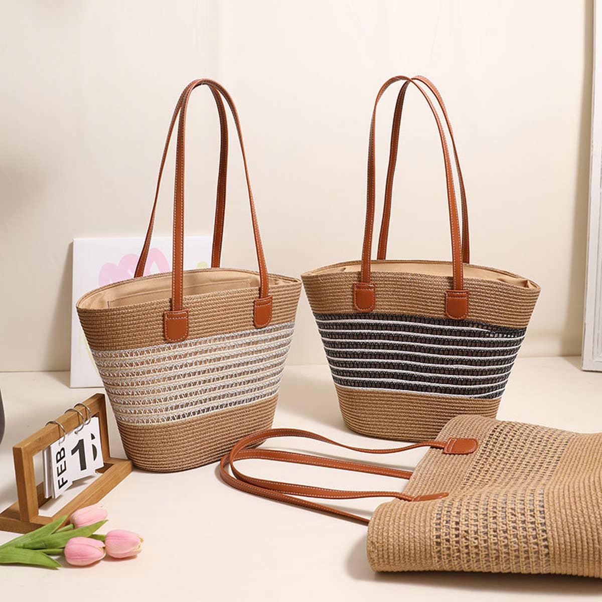 HOLLOW STRIPED ONE-SHOULDER BEACH STRAW BAG_CWAB1867