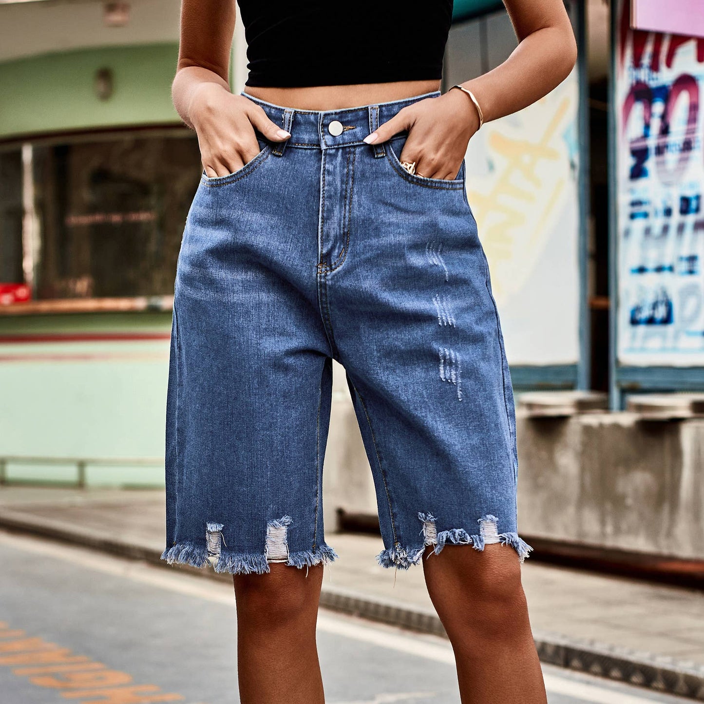 Fashion raw fringes ripped to make old jeans