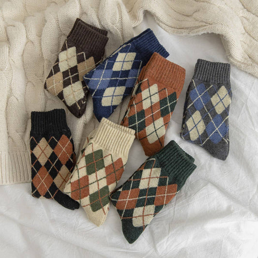 DIAMOND CHECK WARM RETRO MID-CALF SOCKS