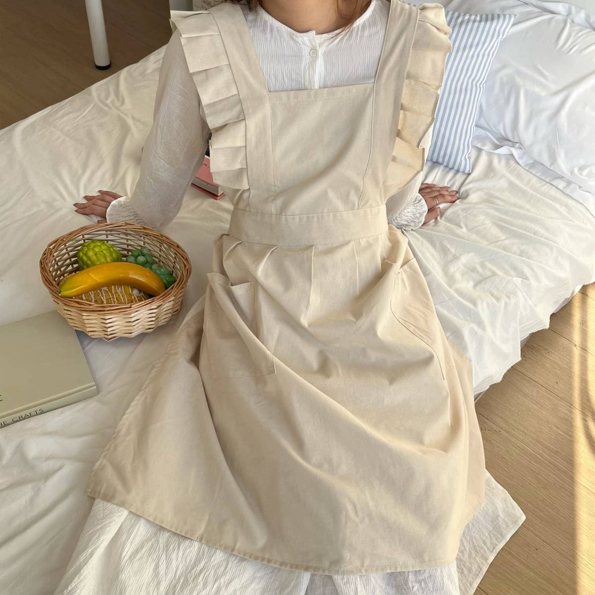 WATERPROOF AND FRESH RUFFLED STRAP CROSS APRON