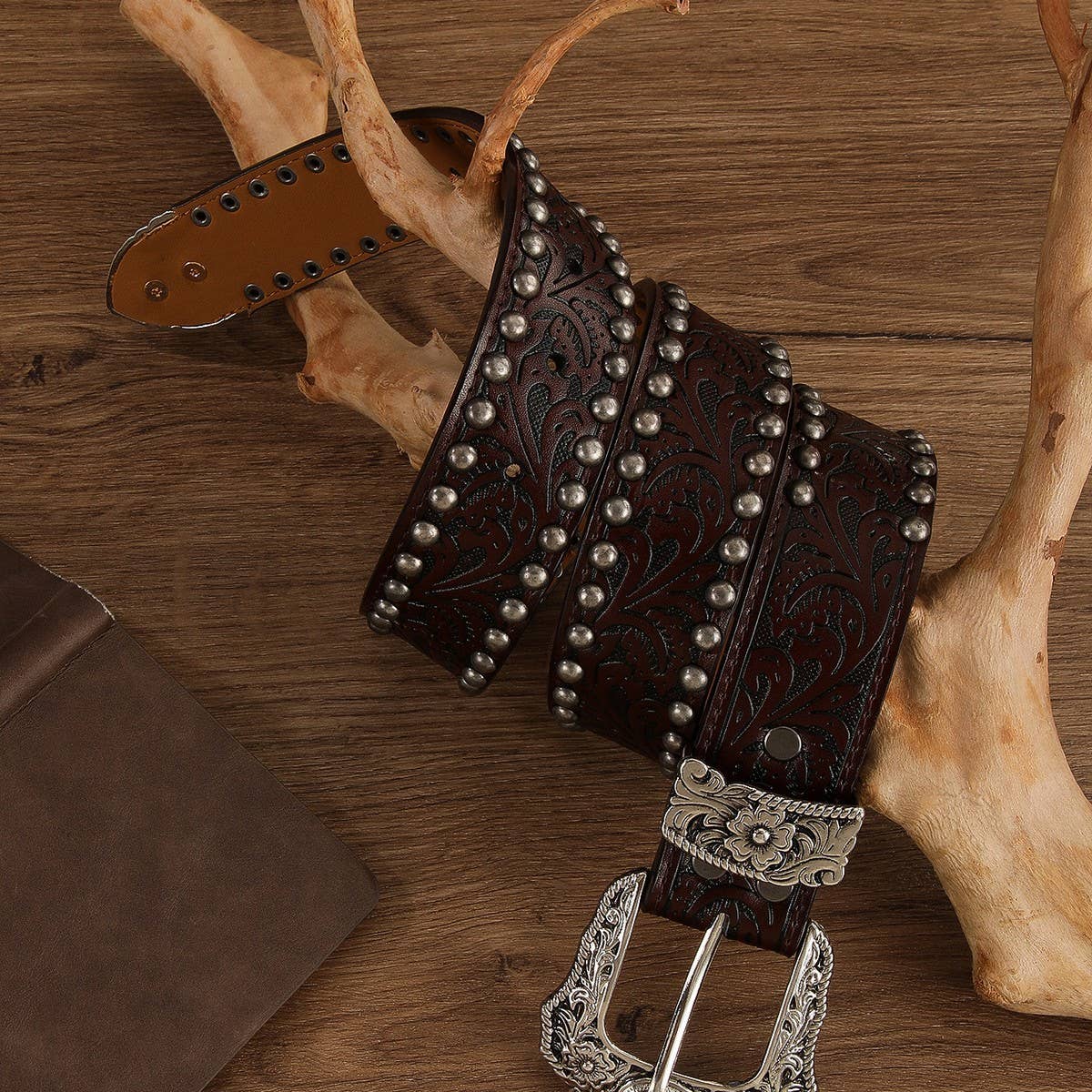 METAL VINTAGE DISTRESSED RIVET EMBOSSED BELT