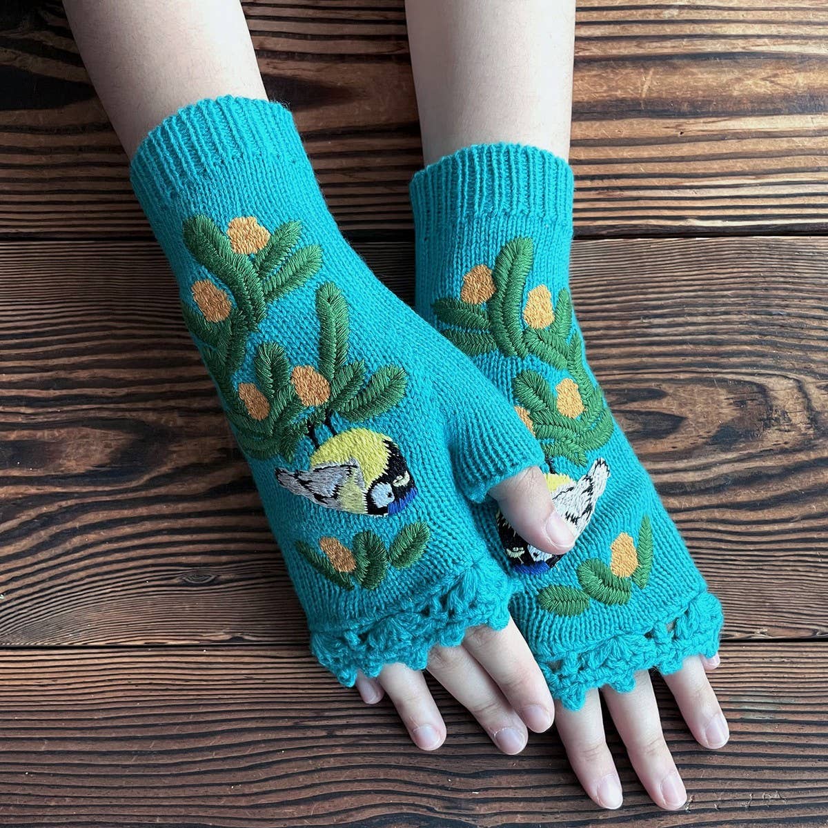 LONG WARM GLOVES WITH BIRD EMBROIDERY