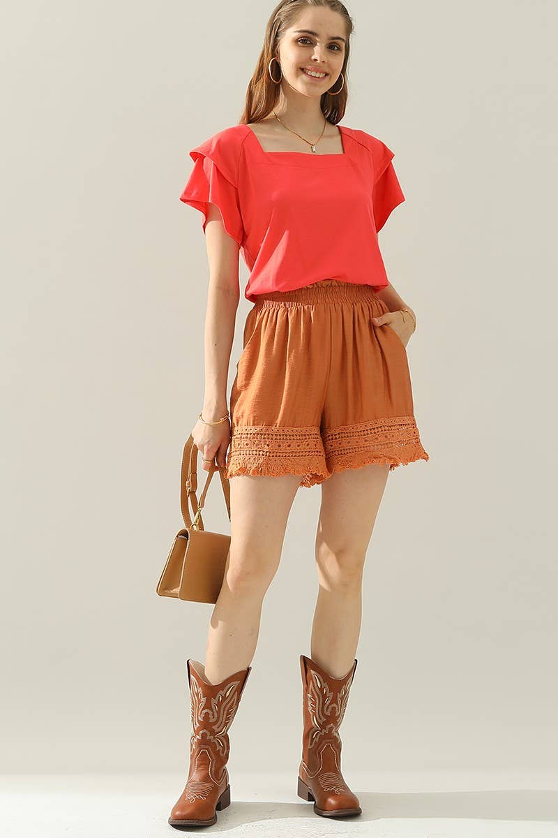 CWBSP0088-B_WIDE LACE SHORT PANTS