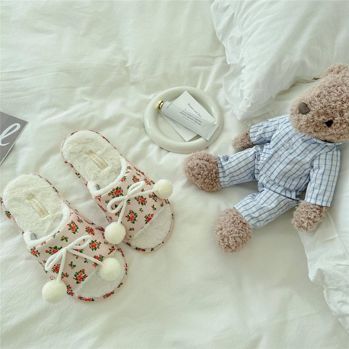 WOMEN'S WINTER FUR BALL STYLE OPEN TOE SLIPPERS