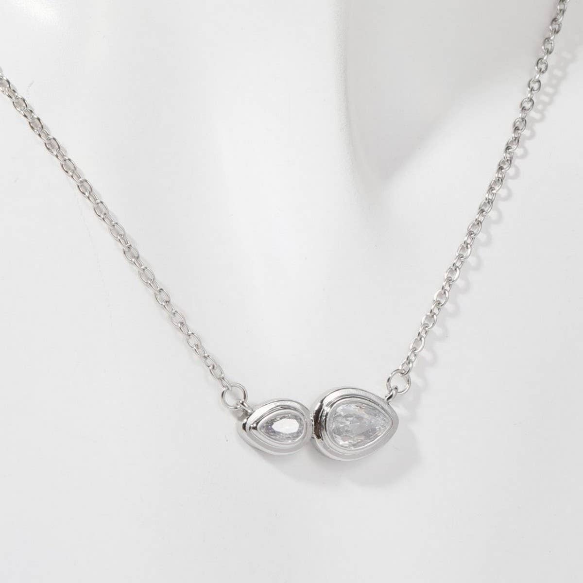 Zirconia Oval Round Pendant Necklace_CWMM5291