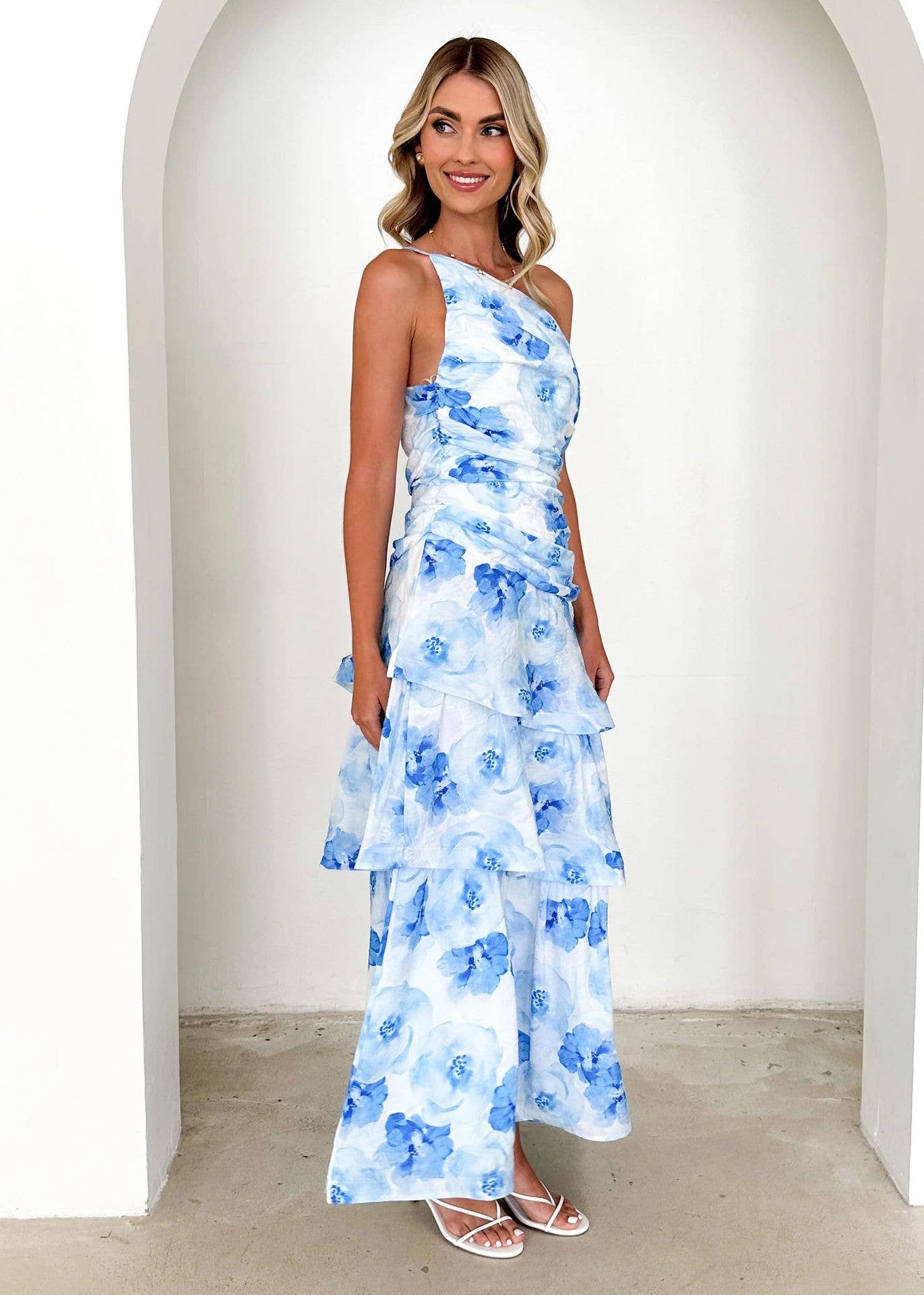 Style one-shoulder halter print long swing dress
