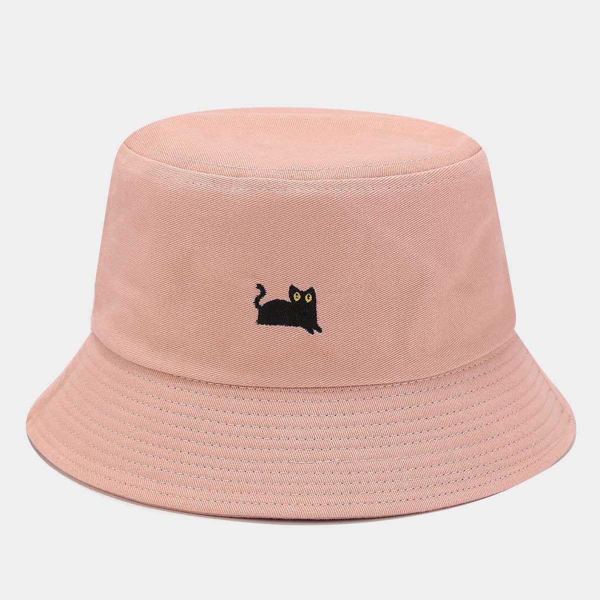 MACAROON-COLORED BLACK CAT EMBROIDERED BUCKET HAT_CWAH1631