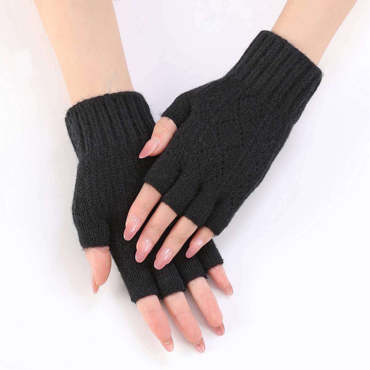 DIAMOND-SHAPED HOLLOW FINGERLESS GLOVES_CWAG0103