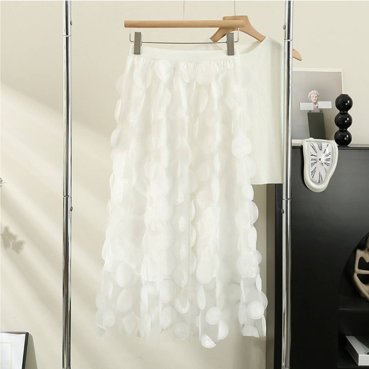 THREE-DIMENSIONAL FLORAL TULLE MESH SKIRT