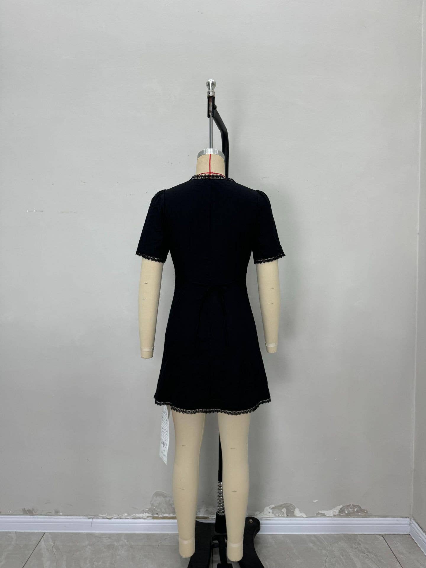 Square-neck single-breasted cinched-waist dress
