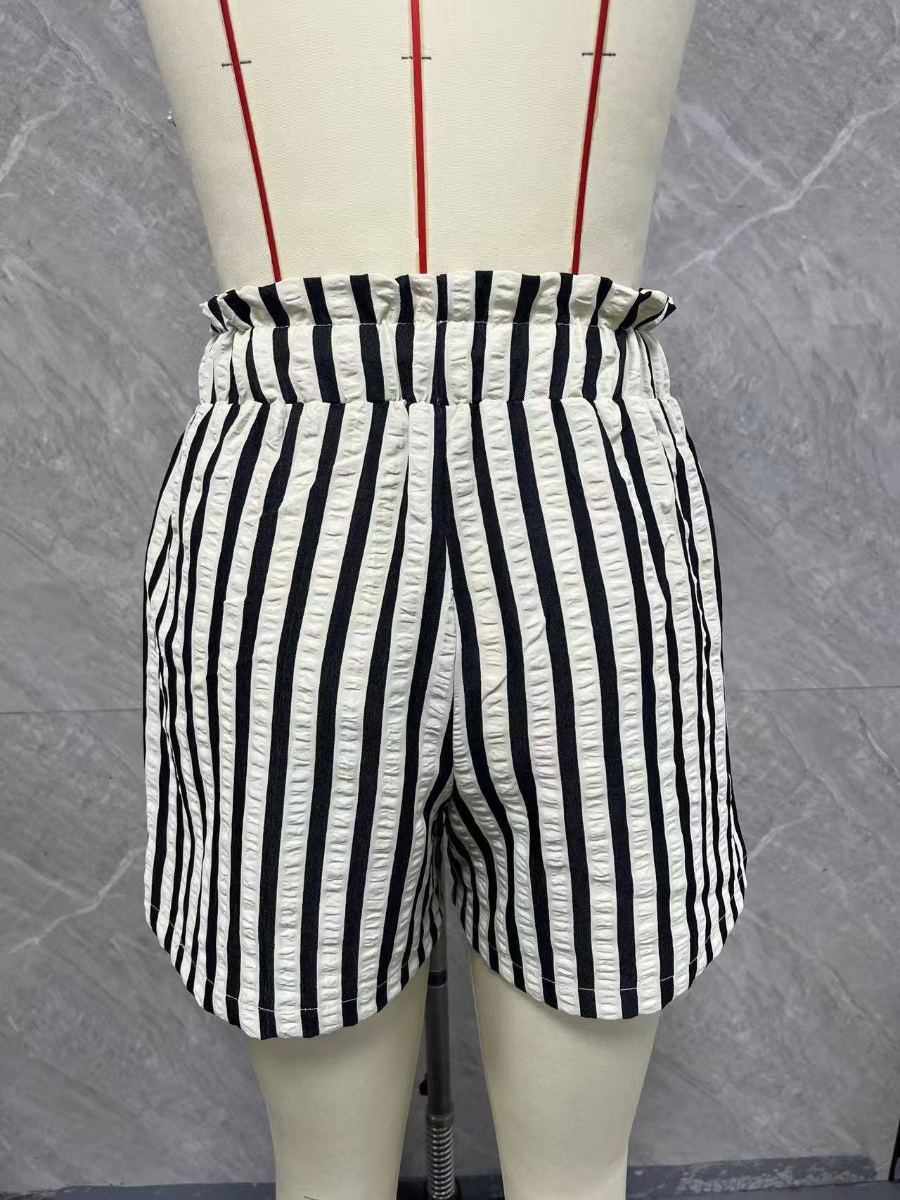 Straight-leg,high-waisted wide-leg loose shorts