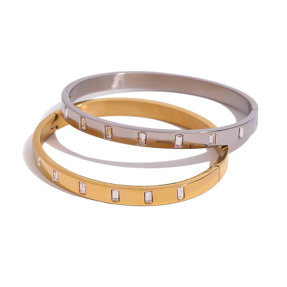 Zircon Clasp Bangle in Stainless Titanium Steel_CWAJE4875