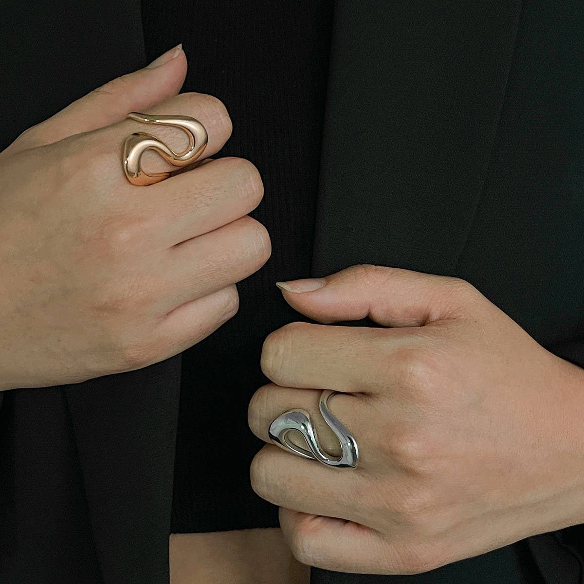 STATEMENT GEOMETRIC PLEATED CURVED RING_CWAJE1807