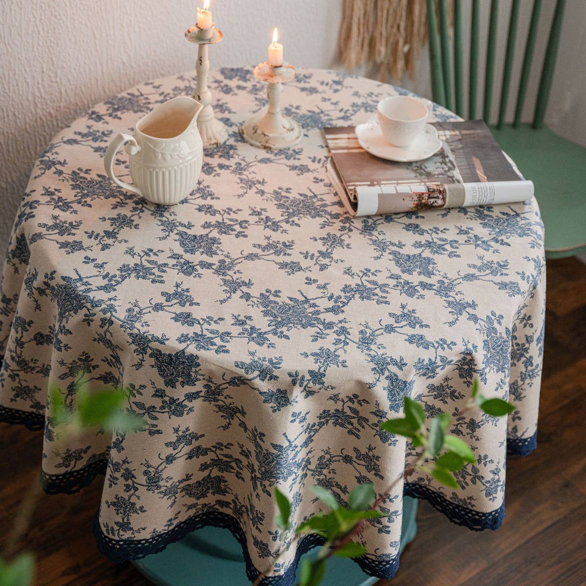 VINTAGE BLUE ROSE PRINT TABLECLOTH