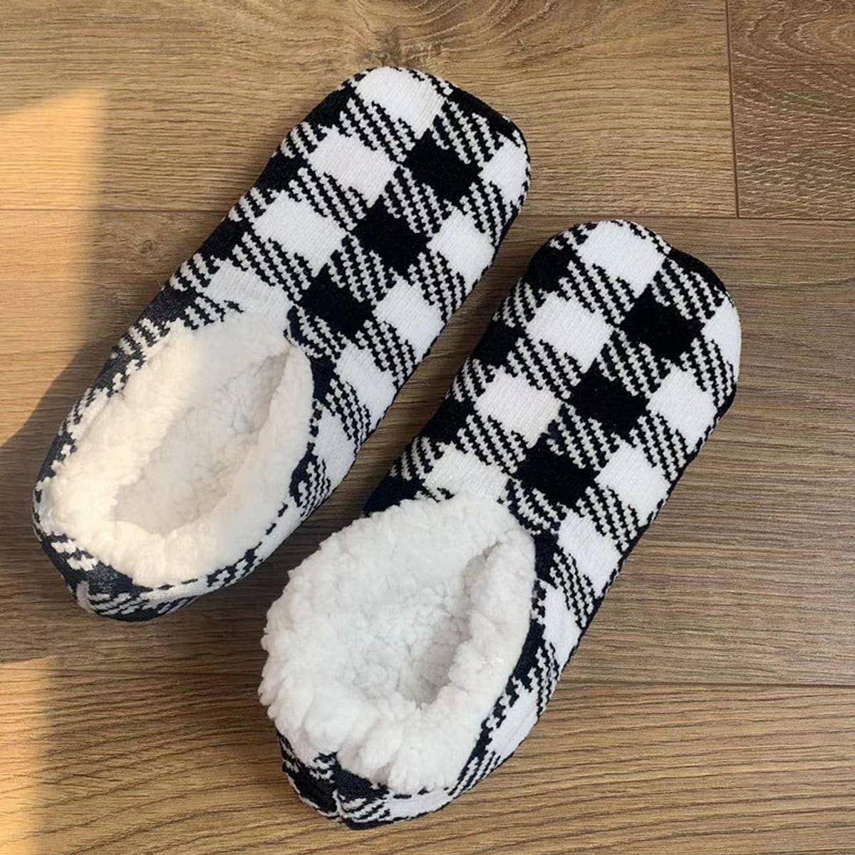 WINTER SNOWFLAKE SOFT-SOLED SOCKS SLIPPERS