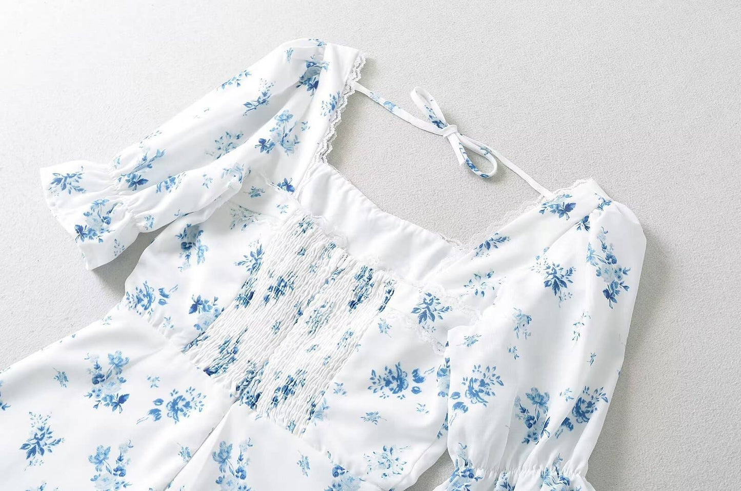 LACE-UP DRESS WITH PUFFY SLEEVES