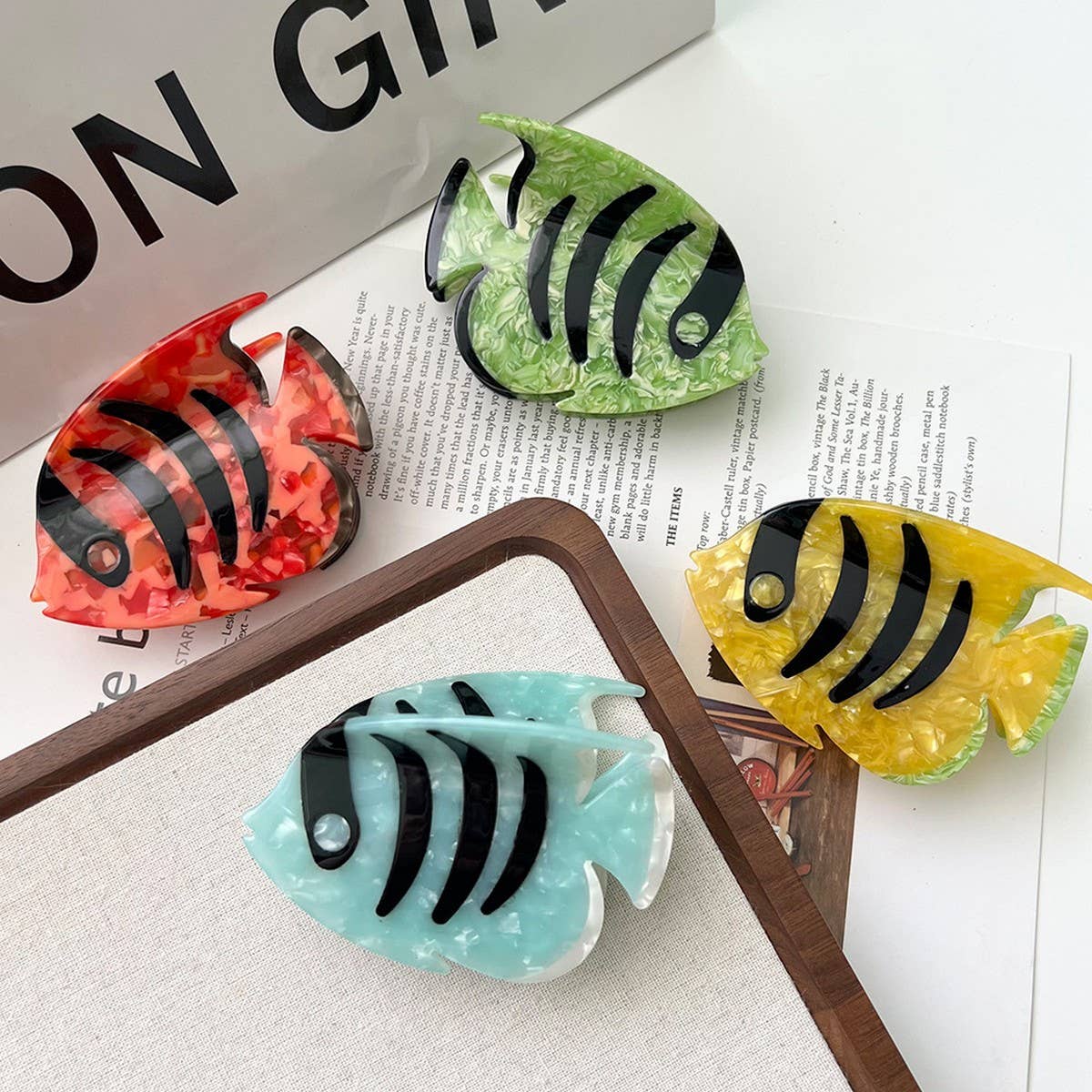 Dopamine Color Tropical Fish Acetate Claw Clip ? M