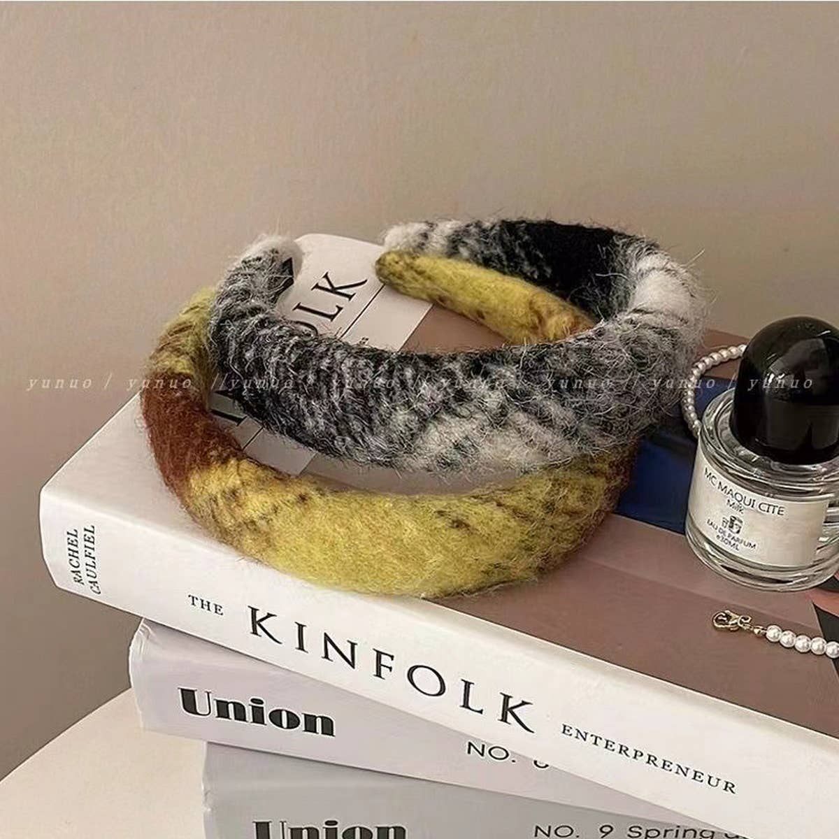 RETRO COLORFUL WIDE BRIM PLUSH HEADBAND_CWAHA1700