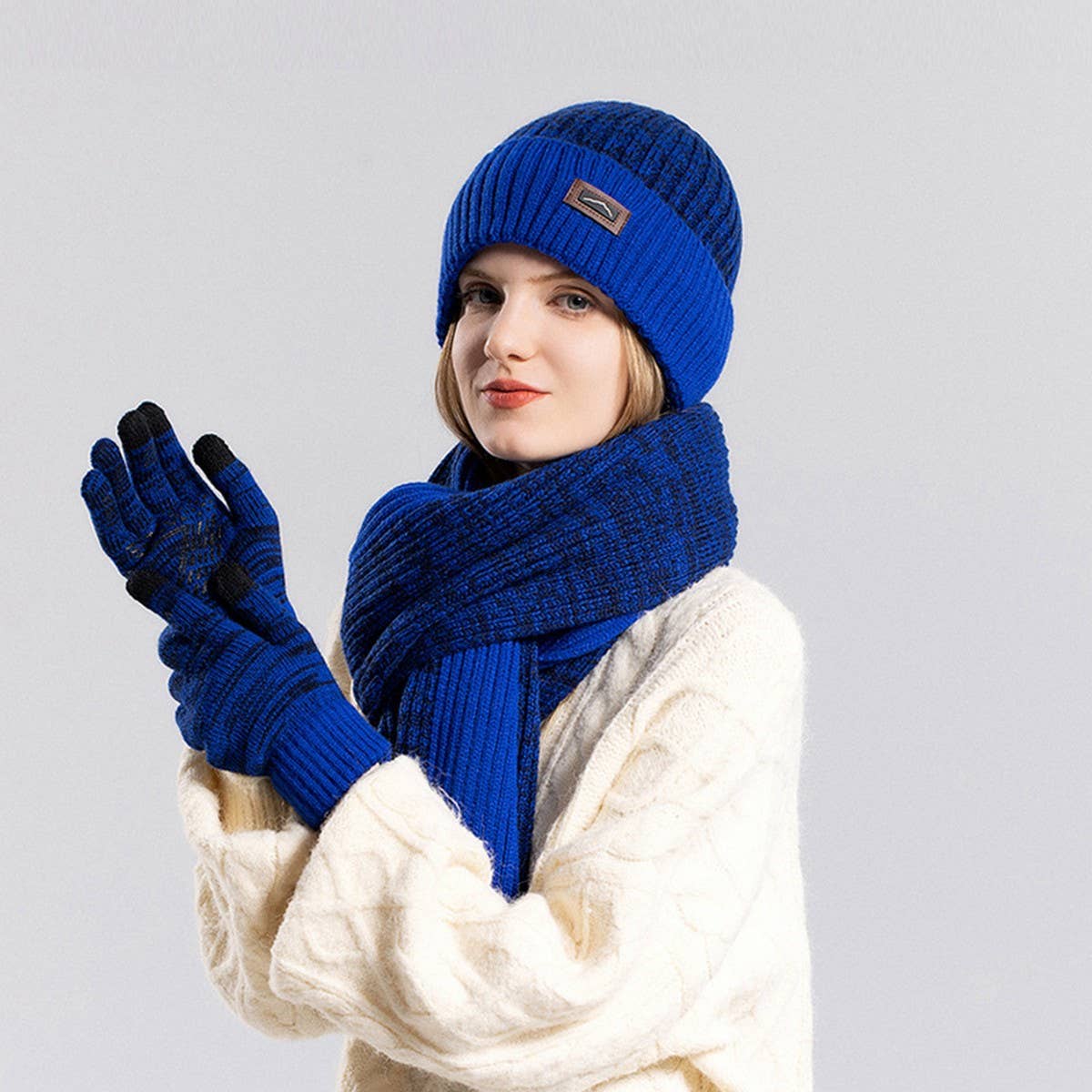 OUTDOOR WARM GLOVES AND SCARF THREE-PIECE SET_CWASC1138