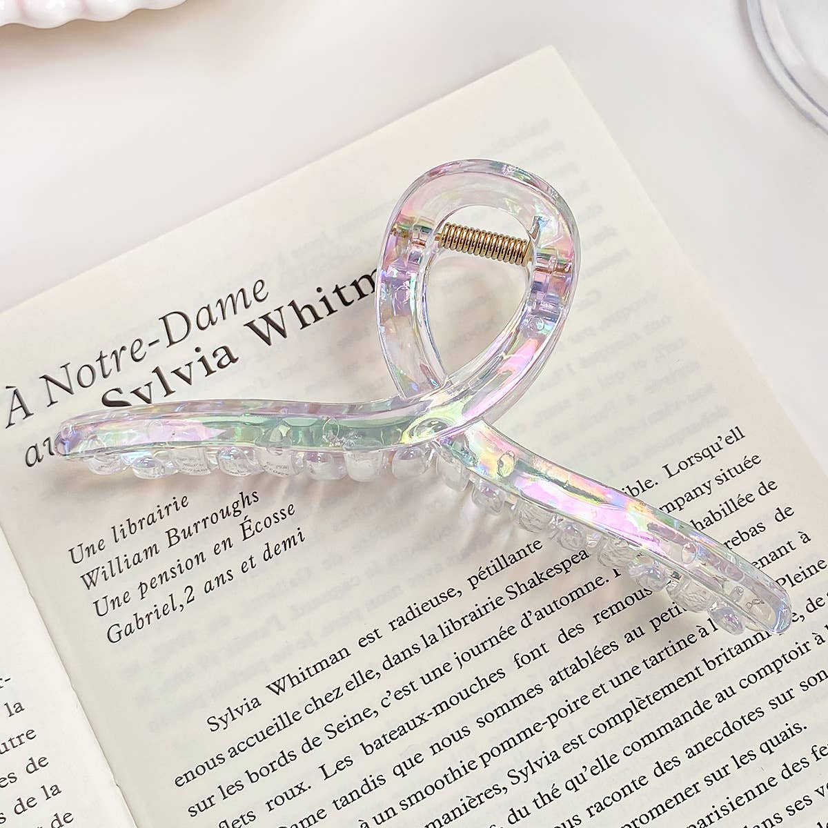 Pearlescent iridescent mermaid princess gripper