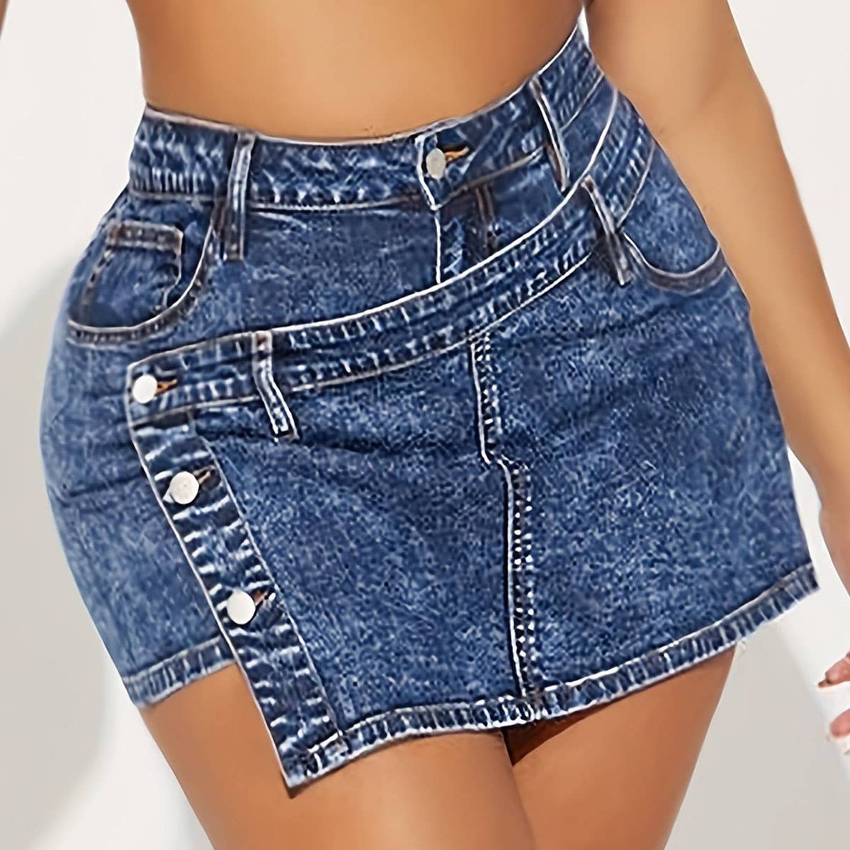 Front patch high-elasticity denim shorts