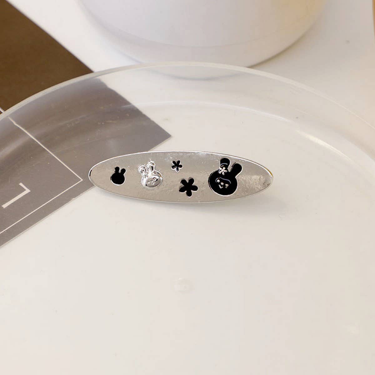 BLACK GLAZE FLOWER HEART CHECKERBOARD HAIRPIN_CWAHA4737