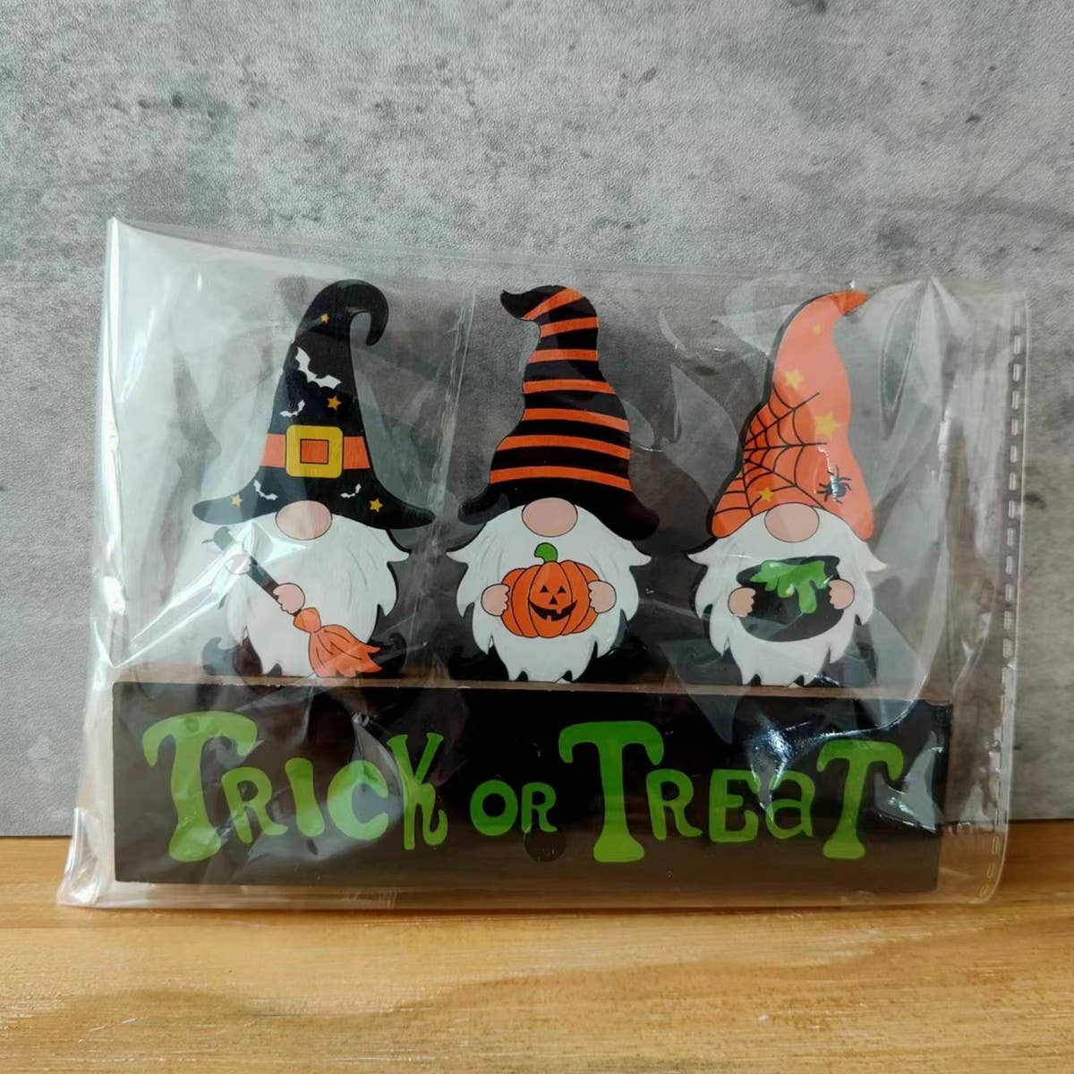 CWMM10243_HALLOWEEN WOODEN GNOME PUMPKIN GHOST DECORATION