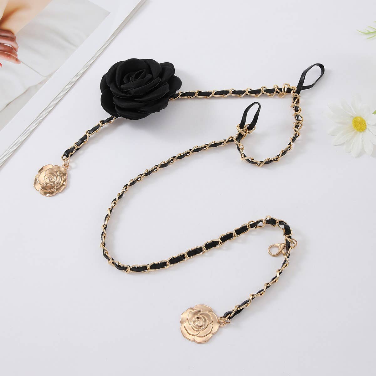 Versatile waist-cinching camellia metal chain