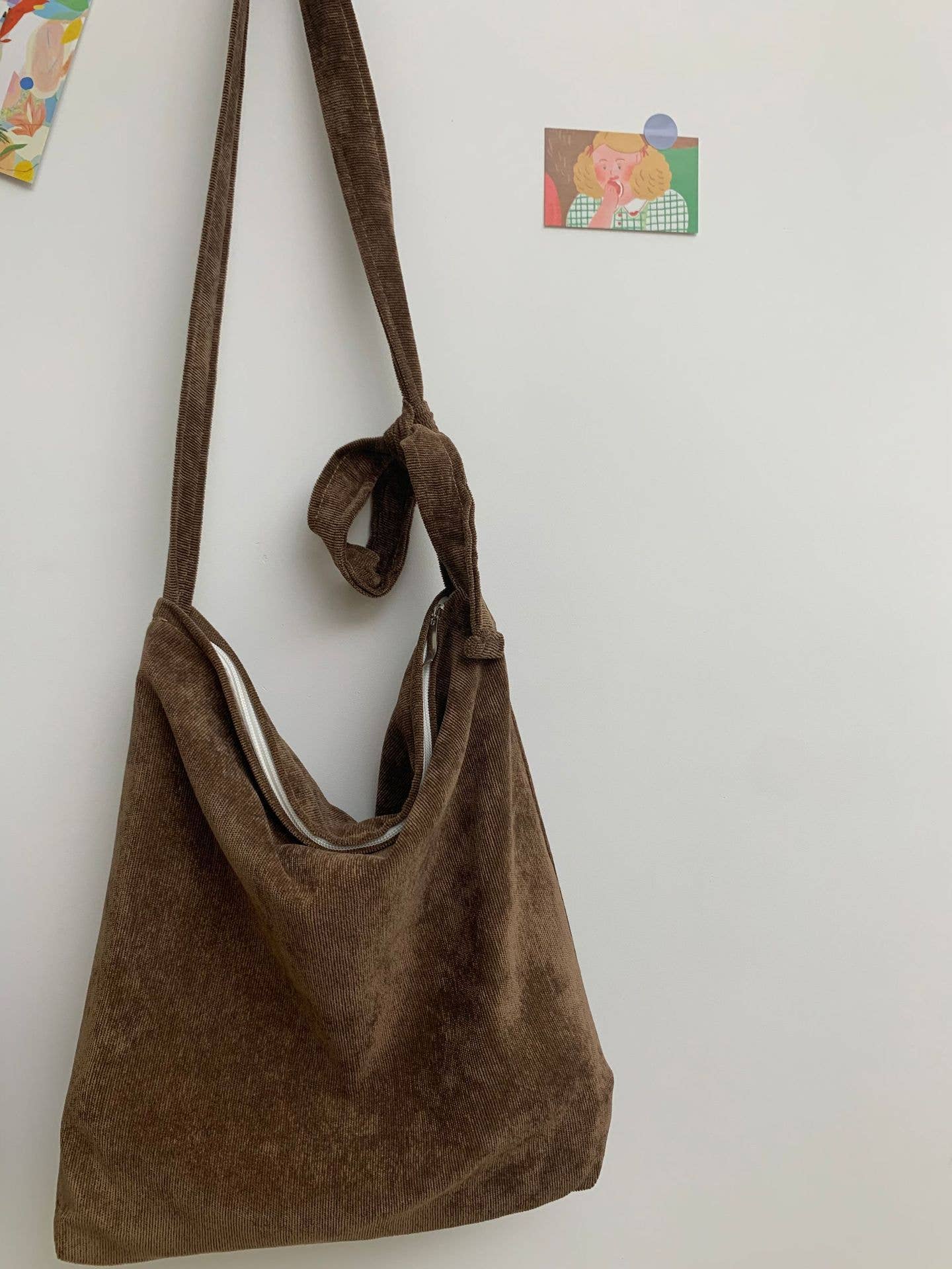 Retro corduroy laid-back single-shoulder bag