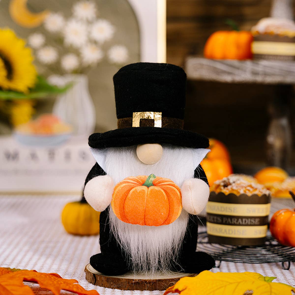 CHEF HOLDING PUMPKIN GNOME FIGURINE_CWMM1761