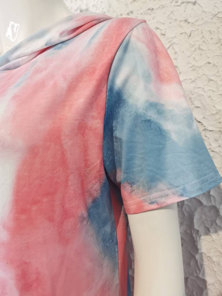 Loose casual dress with hat