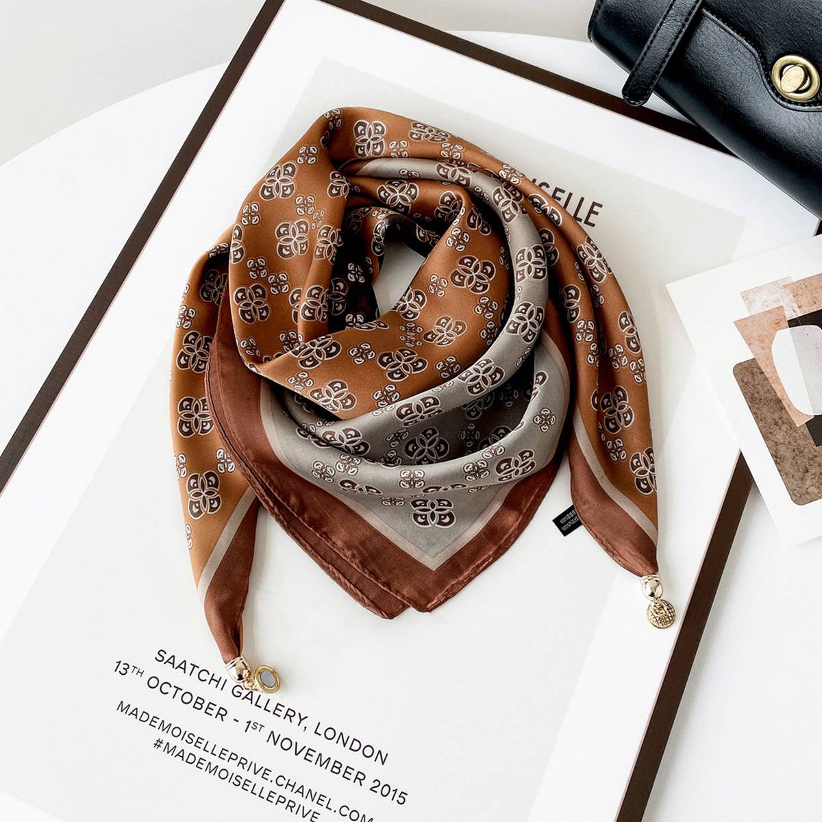 Magnetic Print Triangle Scarf for  Spring Style