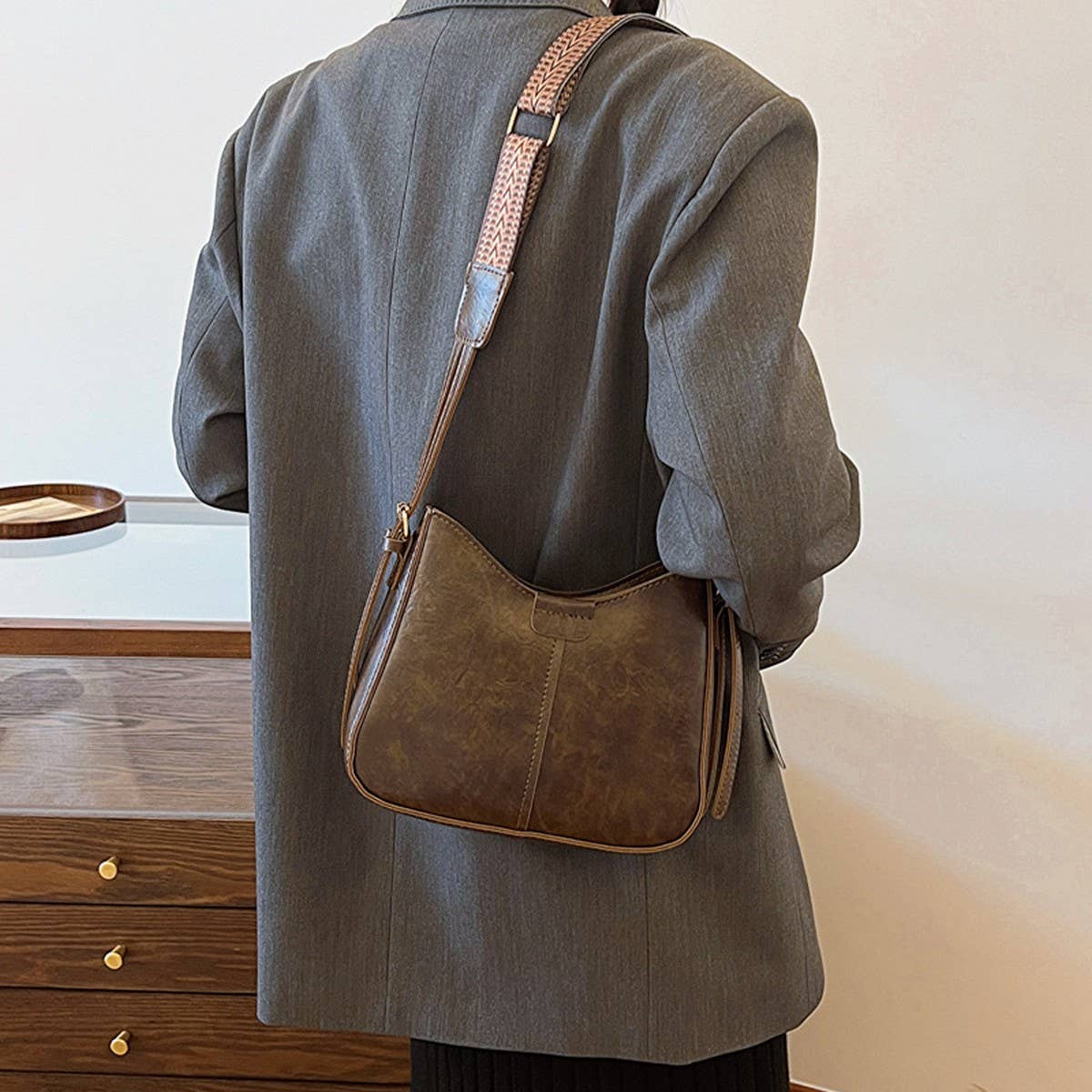 RETRO COMMUTER FASHION CROSSBODY BAG_CWAB3300