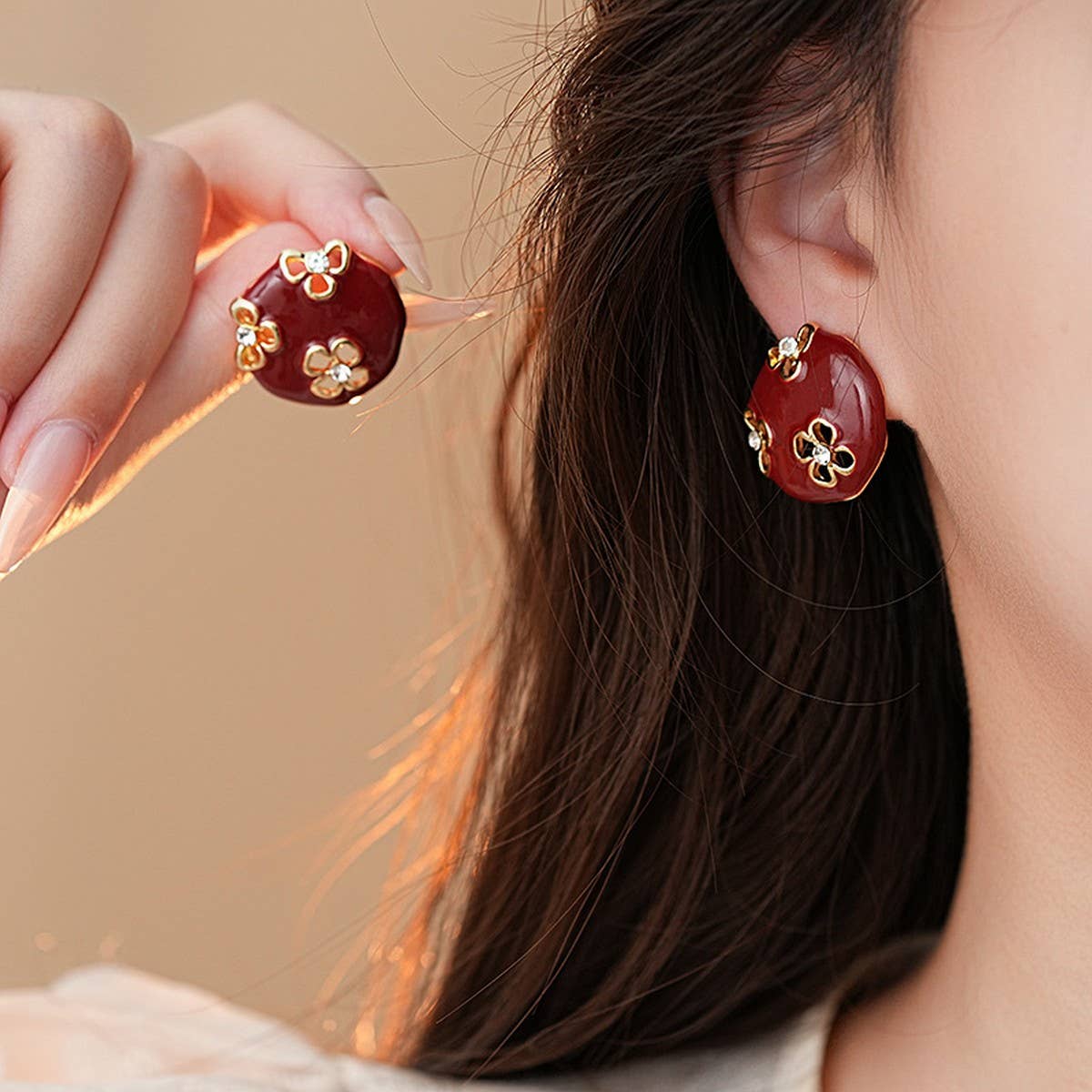 ROUND HOLLOW FLOWER FASHION EARRINGS