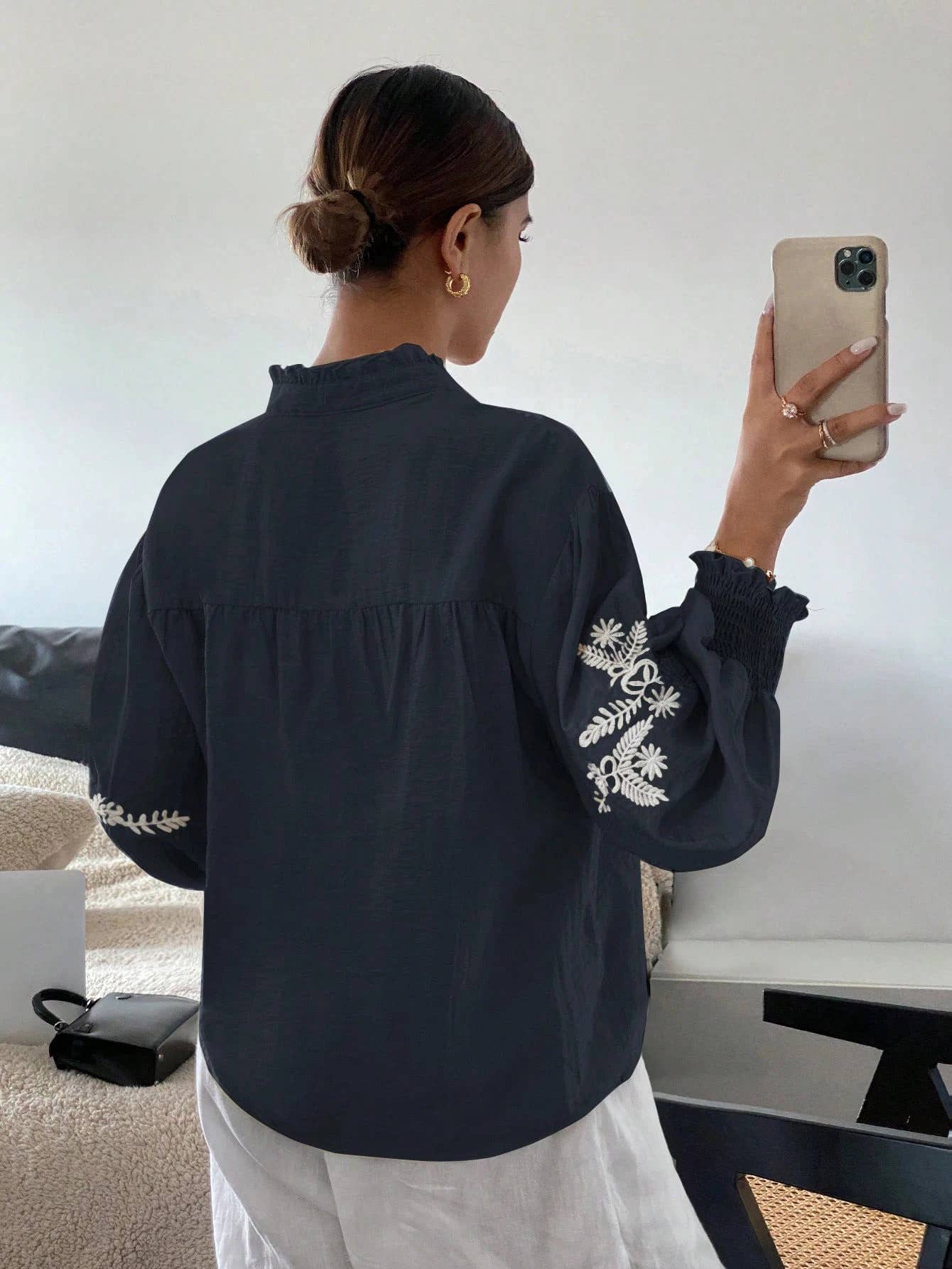 Embroidered single-breasted lantern sleeve top