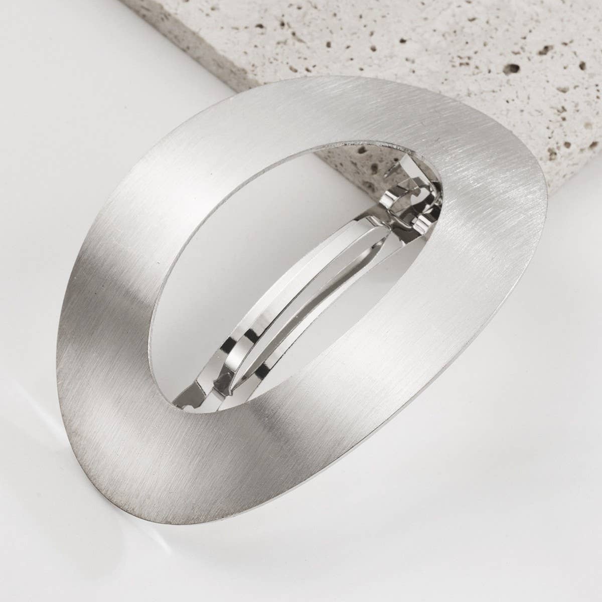 Minimalist Metal Oval Geometric Spring Hair Clip