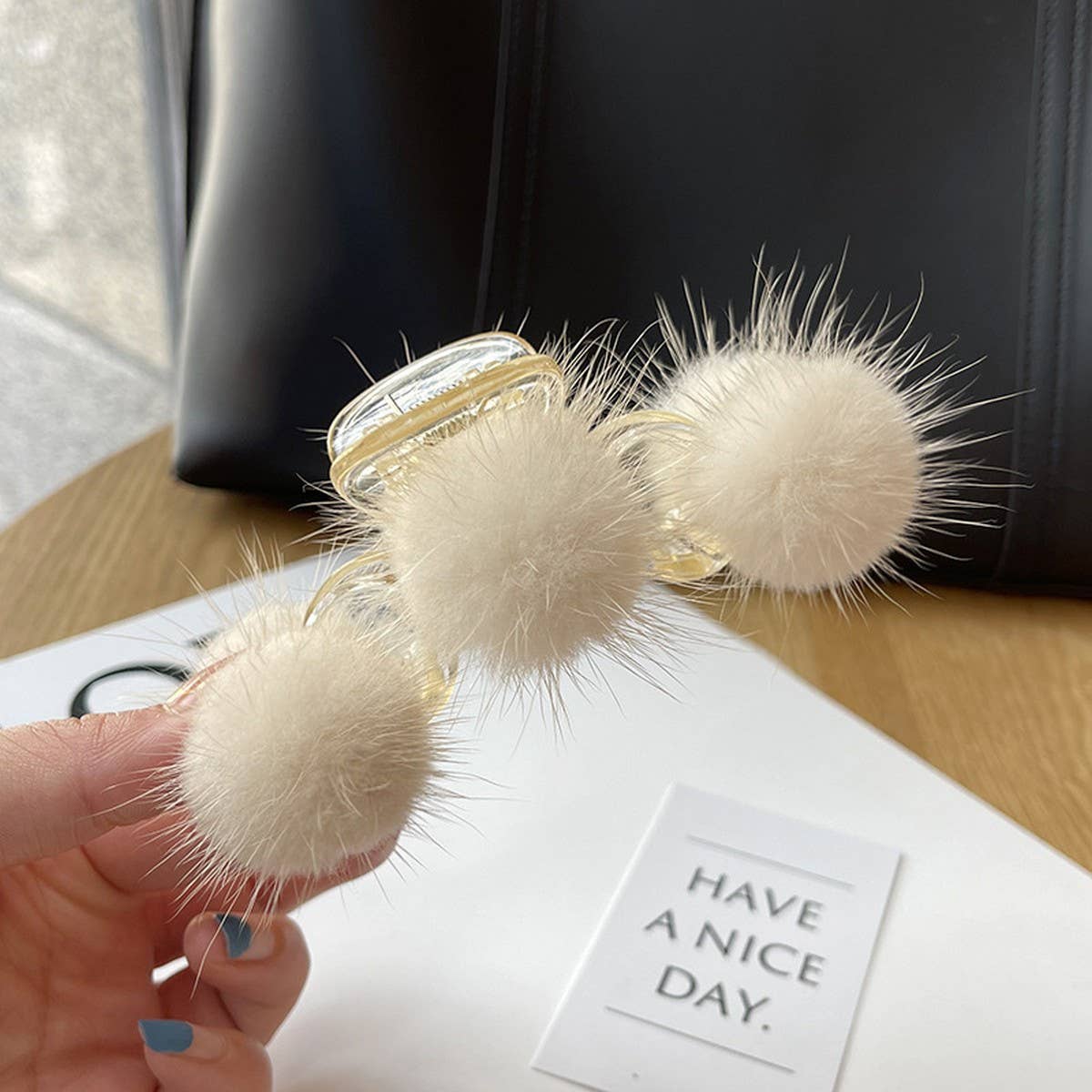 TEMPERAMENT REAL MINK FUR PLUSH BALL HAIRPIN