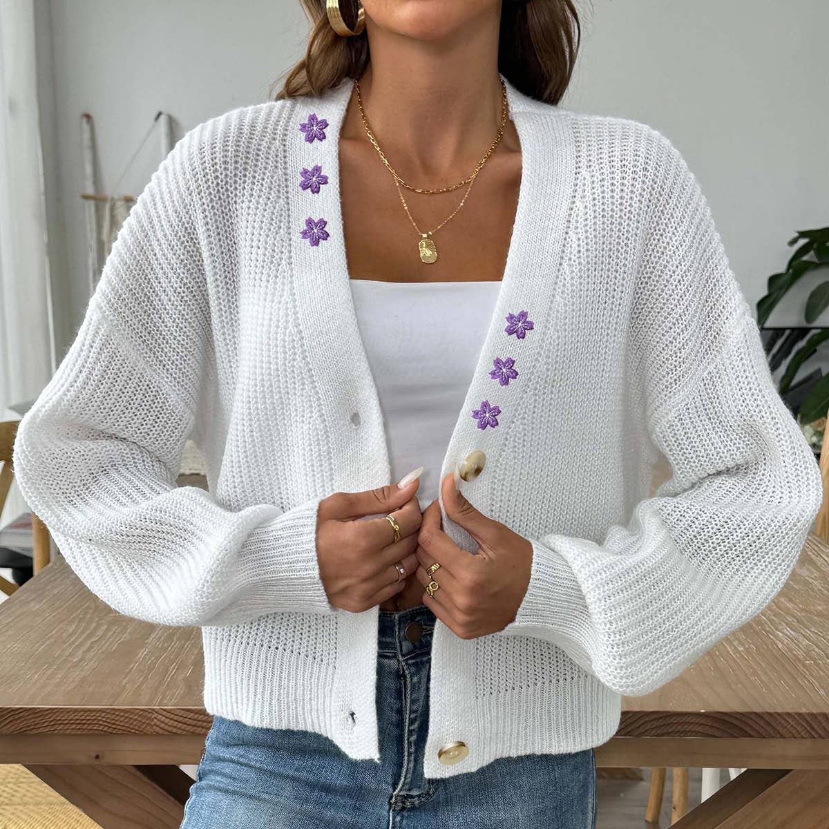 EMBROIDERED APPLIQUE SINGLE BREASTED CARDIGAN