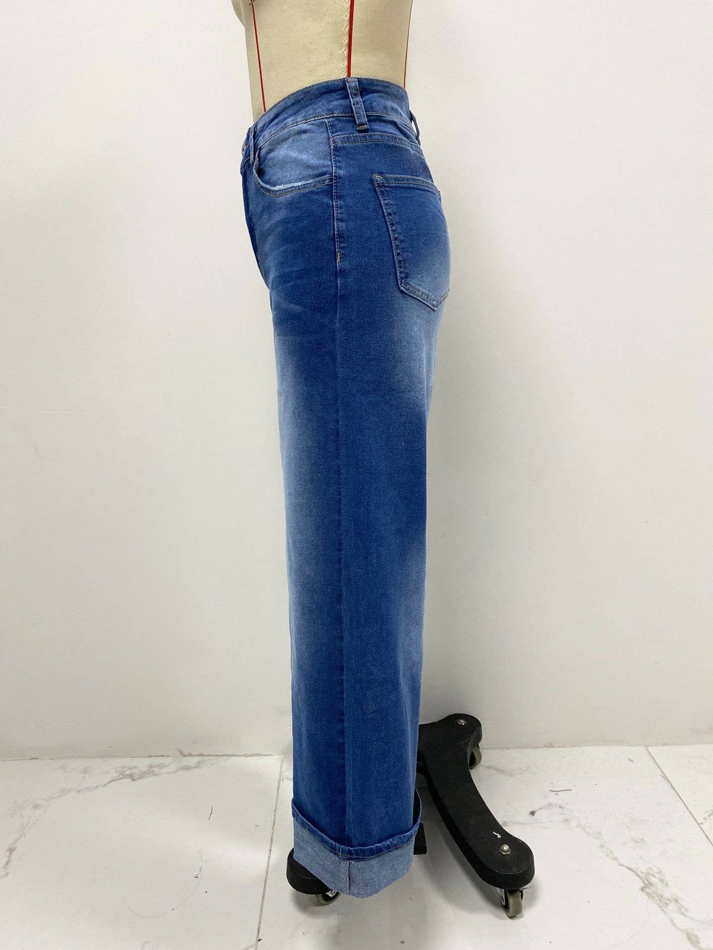 Fashion High-Waist Rolled Hem Straight-Leg Jeans