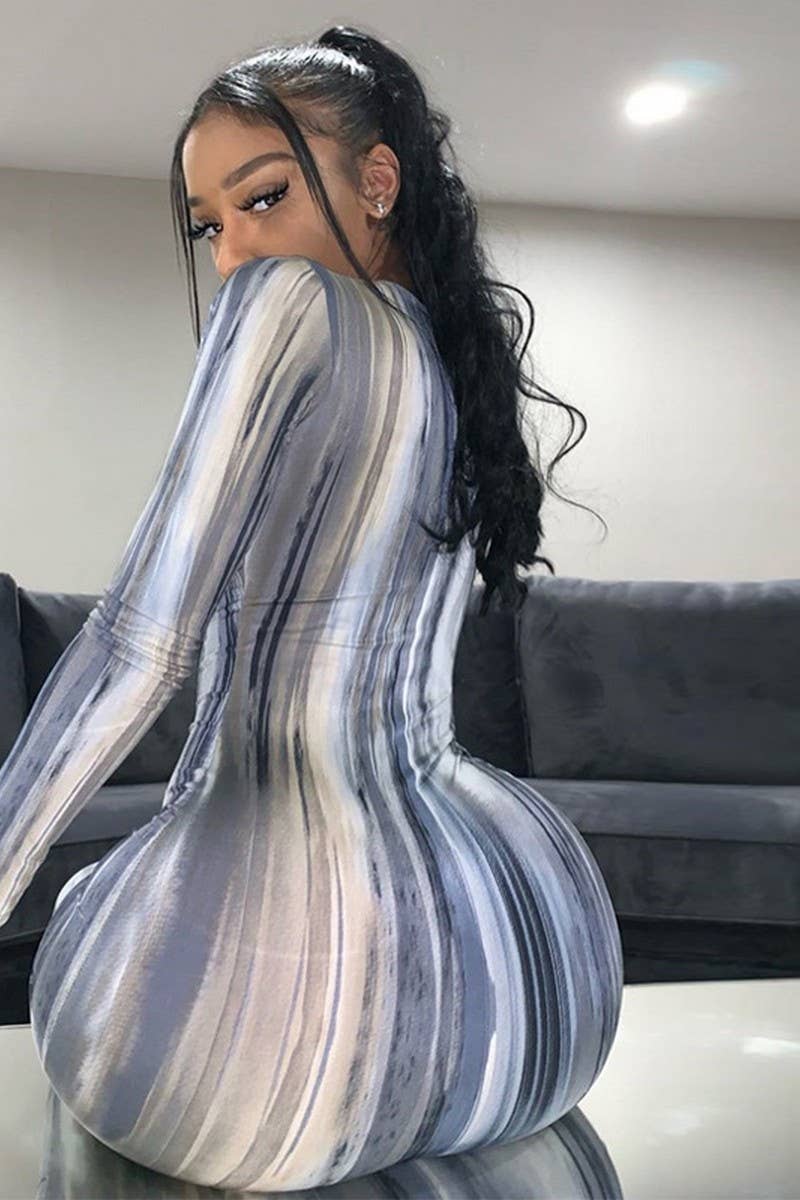 CWDMD4862_V-NECK PRINTED LONG-SLEEVED BODYCON DRESS