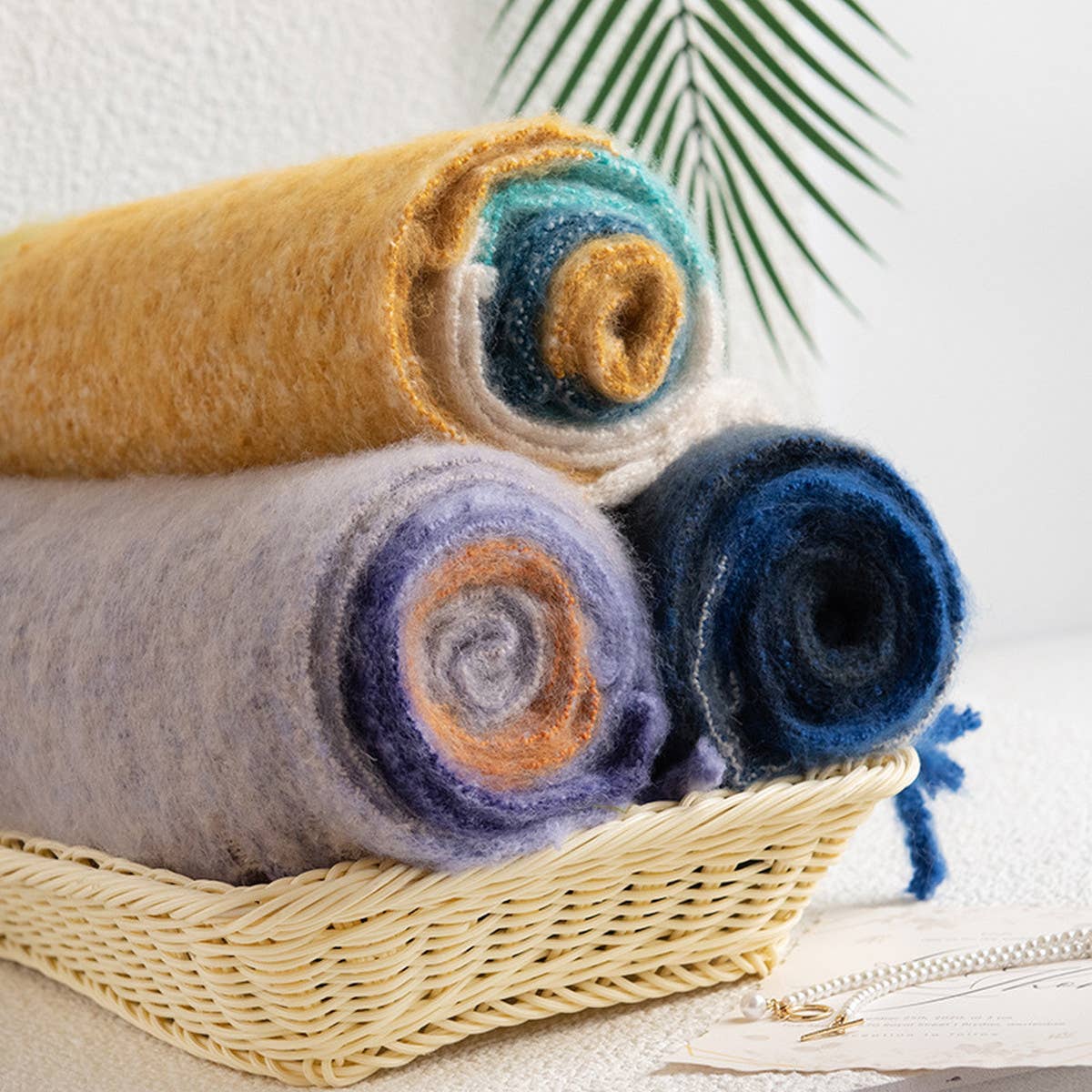 AUTUMN AND WINTER FLUFFY PLAID SCARF_CWASC1006