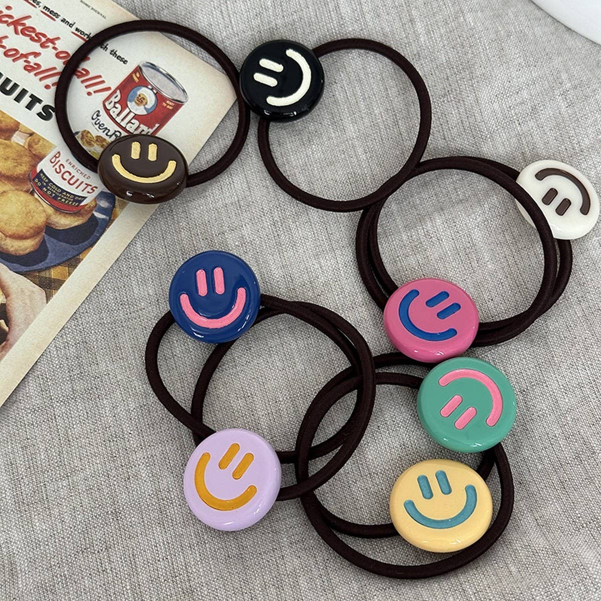 SMILEY FACE HAIR TIES_CWAHA0340