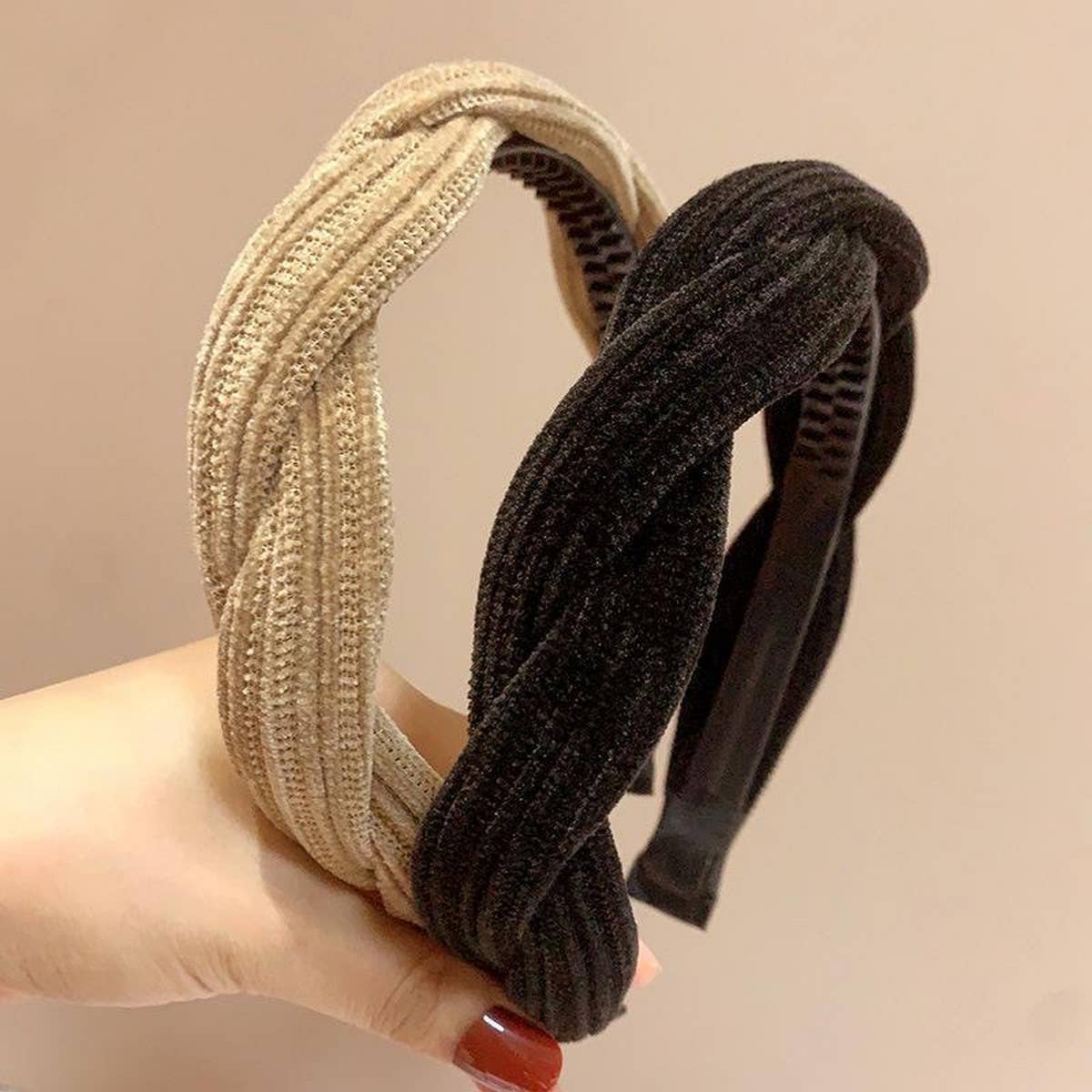 CROSS BRAIDS WITH WIDE TEETH HEADBAND_CWAHA1697