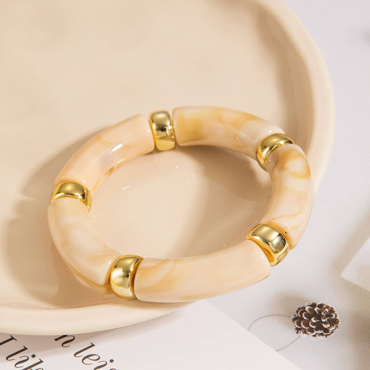 Acrylic curved tube stone-patterned bracelet