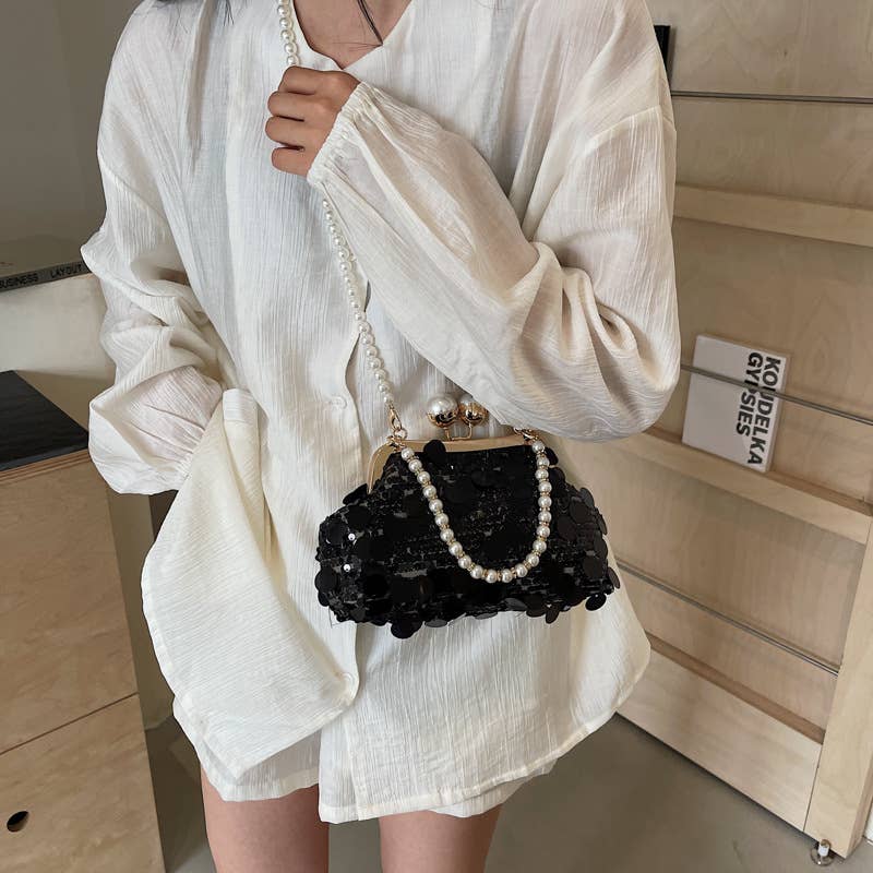 Fashionable sequined shell pearl chain dinner bag