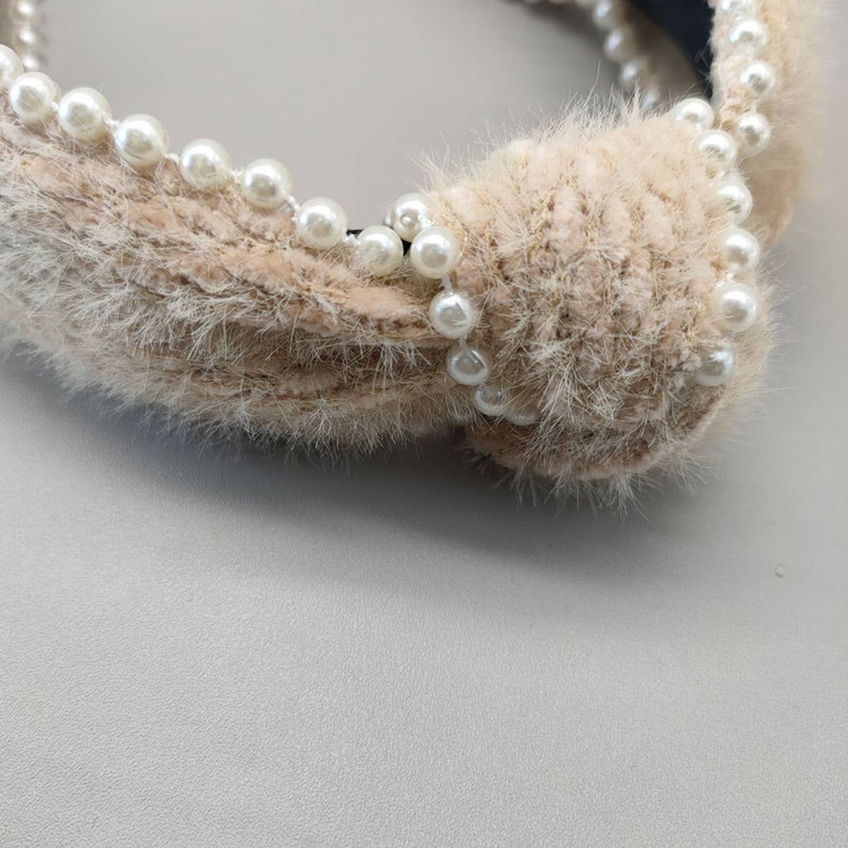 SIMPLE WOOLEN PEARL HEADBAND_CWAHA2600