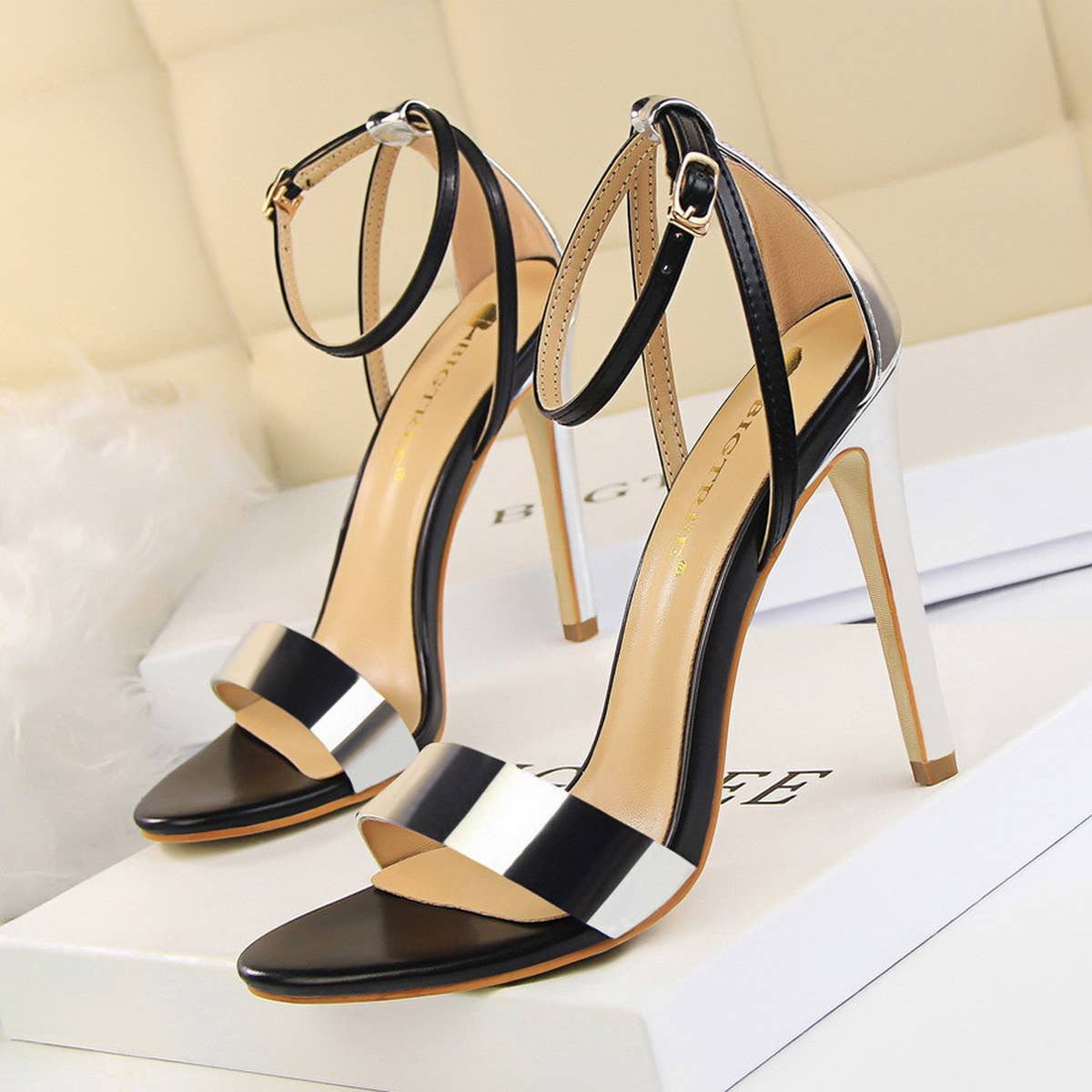 COLOR MATCHING OPEN TOE HOLLOW STILETTO HEELS